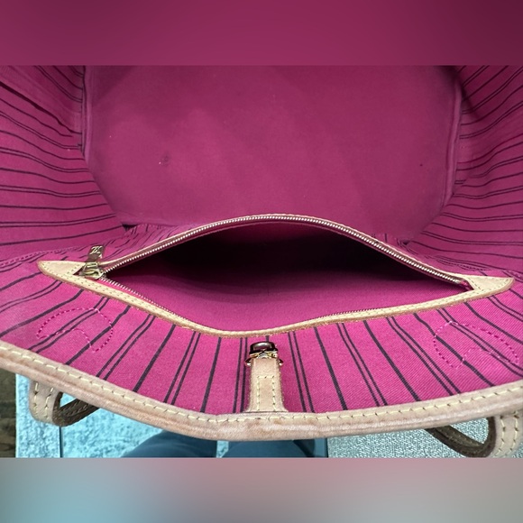 Louis Vuitton Neverfull GM Tote - Picture 8 of 11